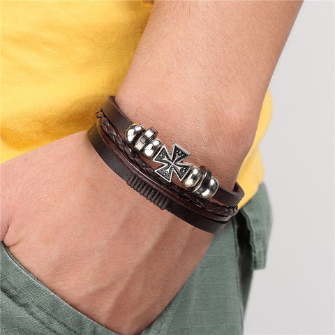 2020 New Handmade Retro Woven Charm Leather Bracelet Men Vintage Multilayer Bangles Scorpion Men Jewelry Pulseira Feminina TZ611