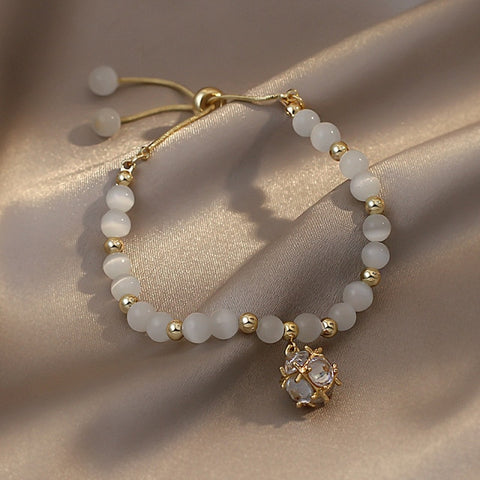 New Trendy Baroque Imitation Pearl Bracelet Fashion Lady Temperament Charm Bracelets For Women Wedding Luxury Jewelry Party Gift